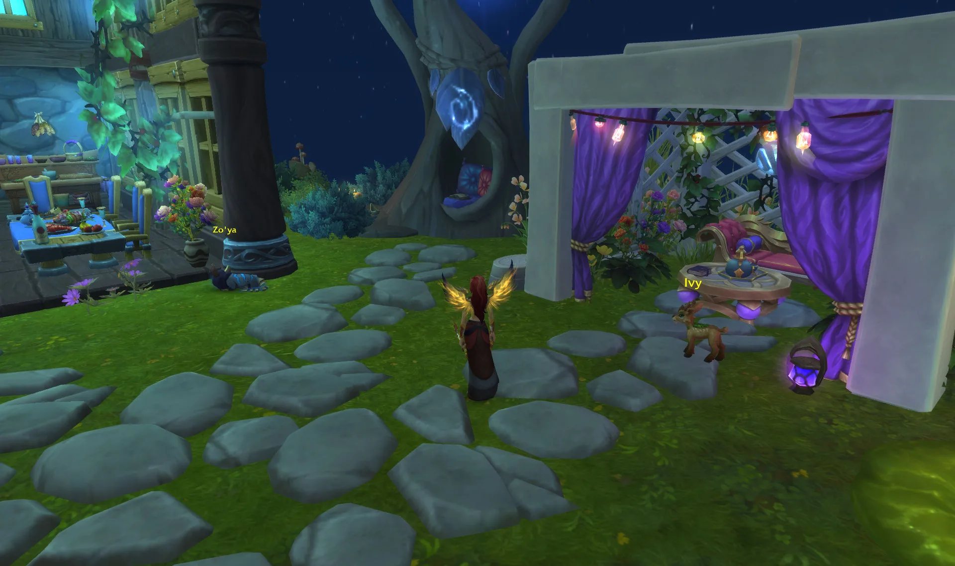 Beautiful nightroom with a bouffee HUD layout screenshot